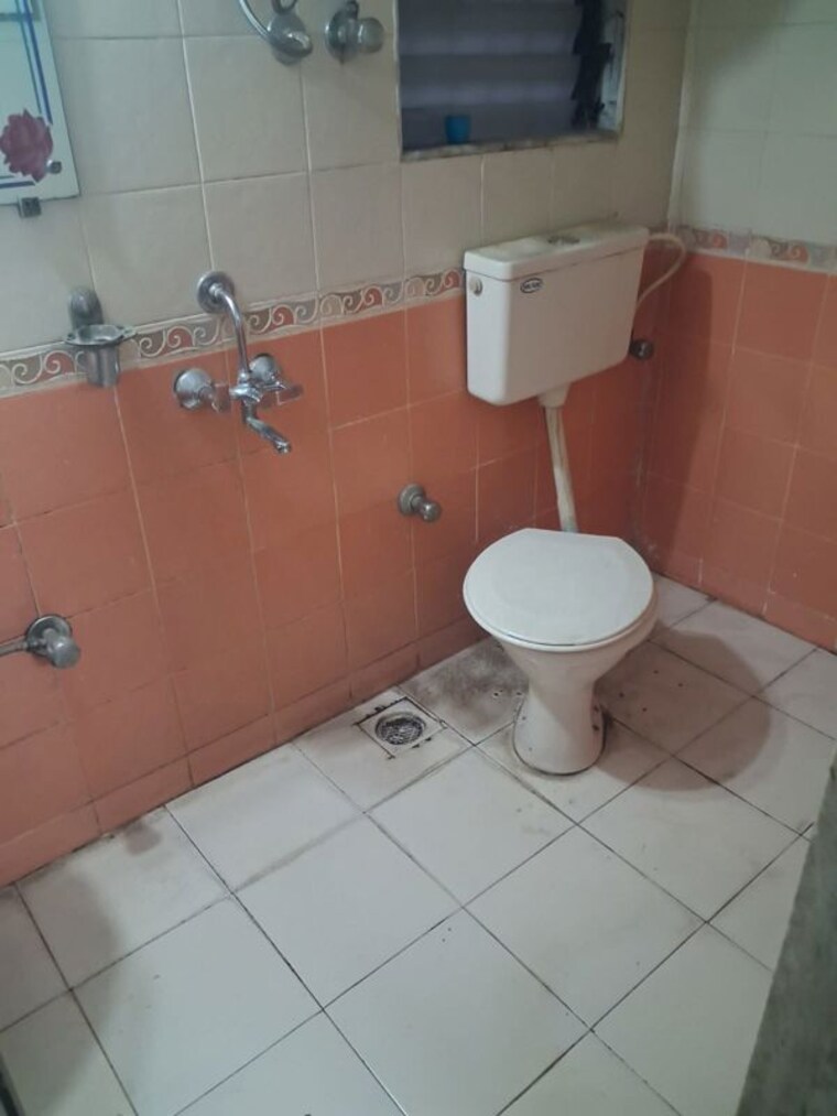 Bathroom, dharti-chs-tilak-nagar 1 Bedroom 400 Sq.Ft. Apartment In Tilak Nagar Mumbai 9801584