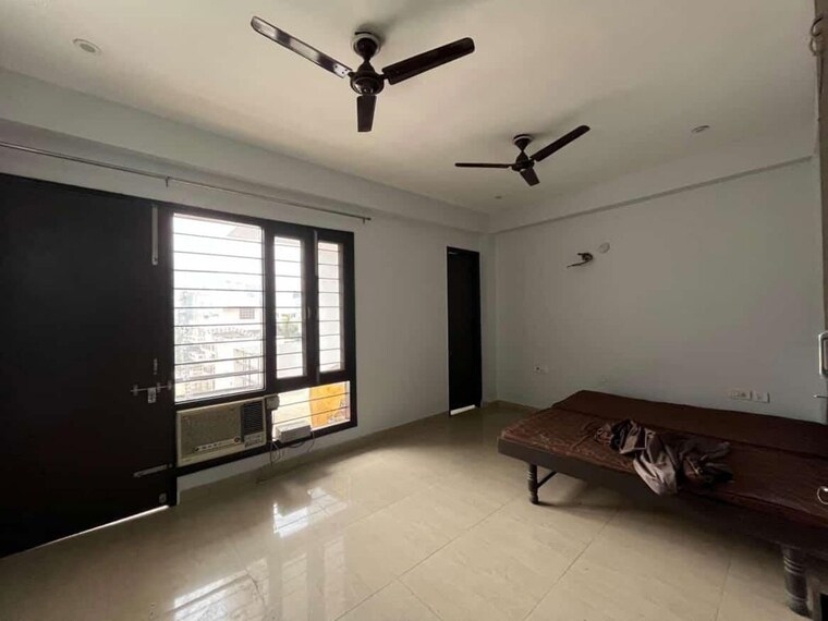 Room, shree-vardhman-victoria 3 Bedroom 1950 Sq.Ft. Apartment In Sector 70 Gurgaon 9801611