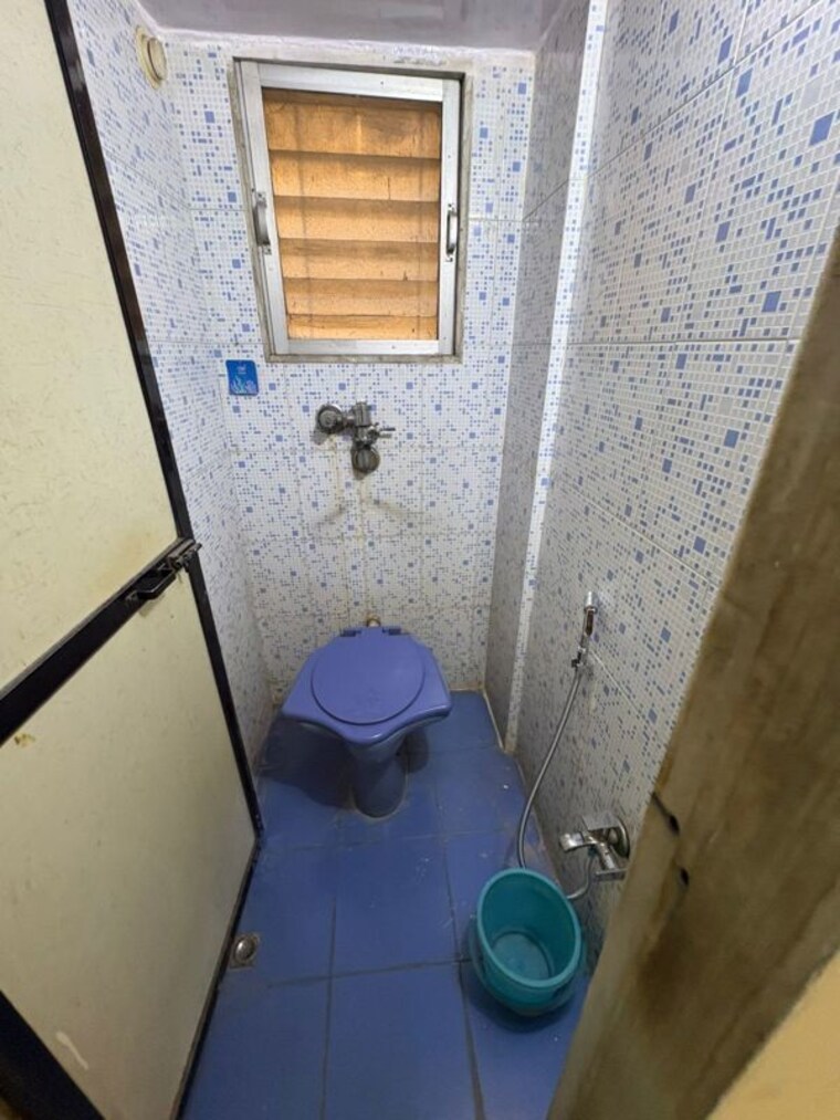 Bathroom, chembur-abhay-chs-ltd 1 Bedroom 380 Sq.Ft. Apartment In Tilak Nagar Mumbai 9801652
