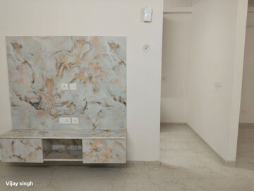 Room in 2.5 BHK Apartment at Smart World Gems, Sector 89 – for Rent