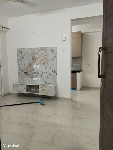 Room in 2.5 BHK Apartment at Smart World Gems, Sector 89 – for Rent
