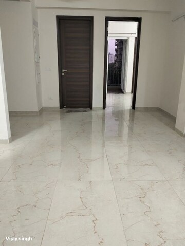 Room in 2.5 BHK Apartment at Smart World Gems, Sector 89 – for Rent