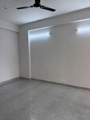 Room in 2 BHK Apartment at Signature Global City 92, Sector 92 – for Rent