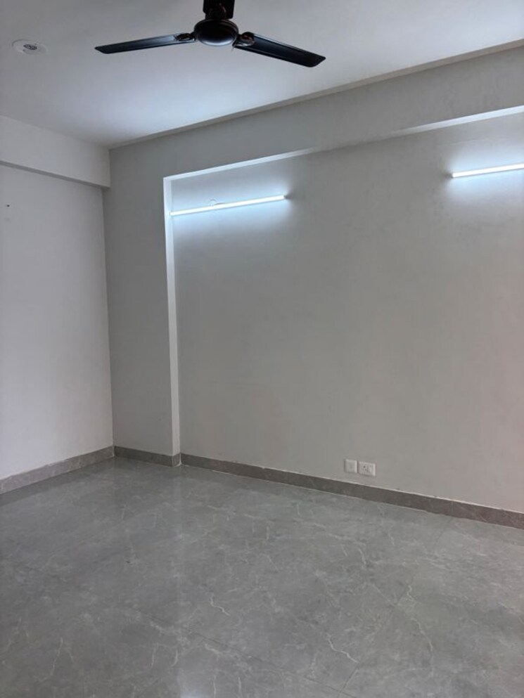 Room, signature-global-city-92 2 Bedroom 959 Sq.Ft. Apartment In Sector 92 Gurgaon 9801696