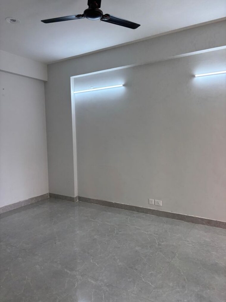 Room, signature-global-city-92 2 Bedroom 959 Sq.Ft. Apartment In Sector 92 Gurgaon 9801696