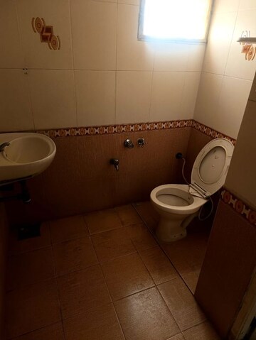 Bathroom in 1 BHK Villa at Jodhpur – for Rent