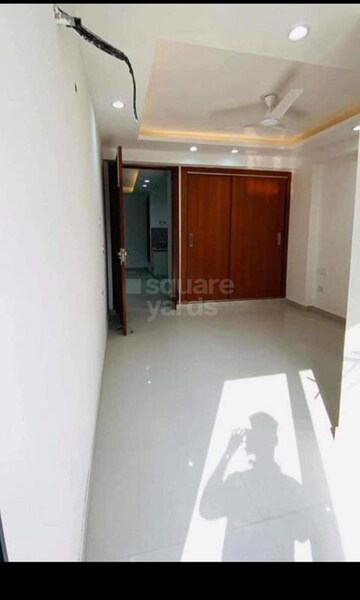 Room in 3 BHK Builder Floor at Saket – for Rent
