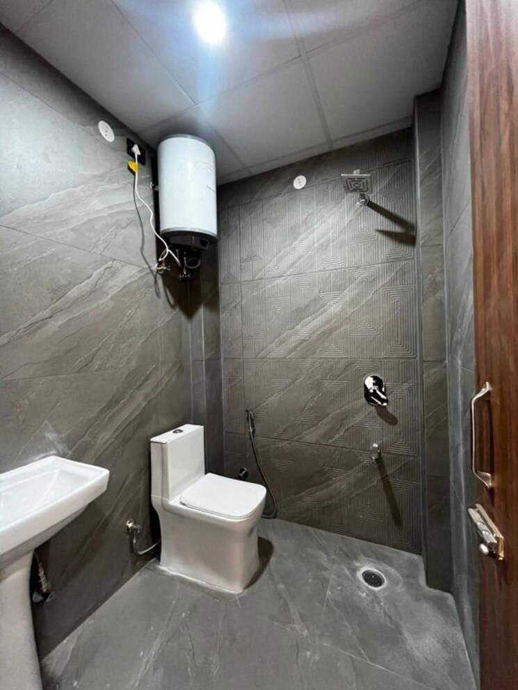 Bathroom, saket 1 Bedroom 1100 Sq.Ft. Apartment In Saket Delhi 9801760