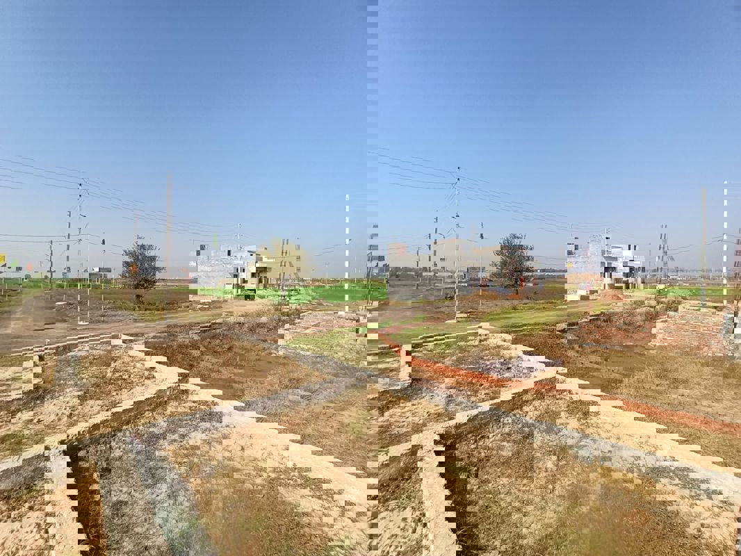 Plot For Sale in Jattari