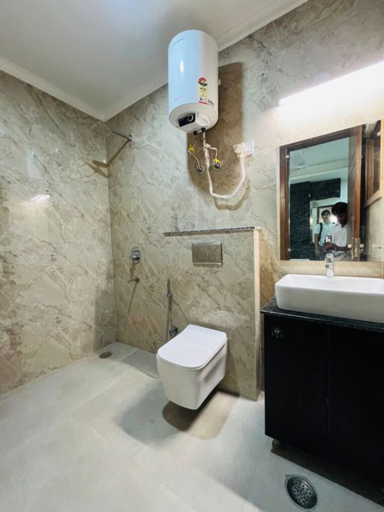 Bathroom, saket 1 RK 300 Sq.Ft. Apartment In Saket Delhi 9801834