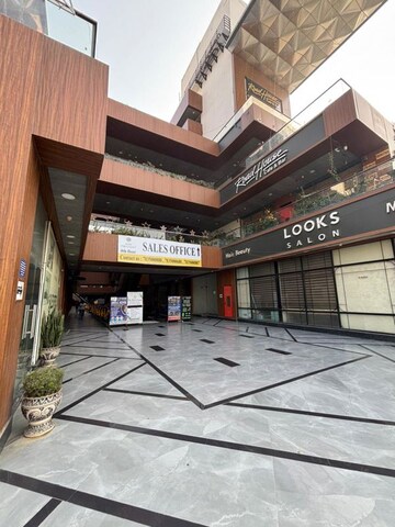  Office Space For Rent in Sun Twilight, Sector 27 Yamuna Expressway