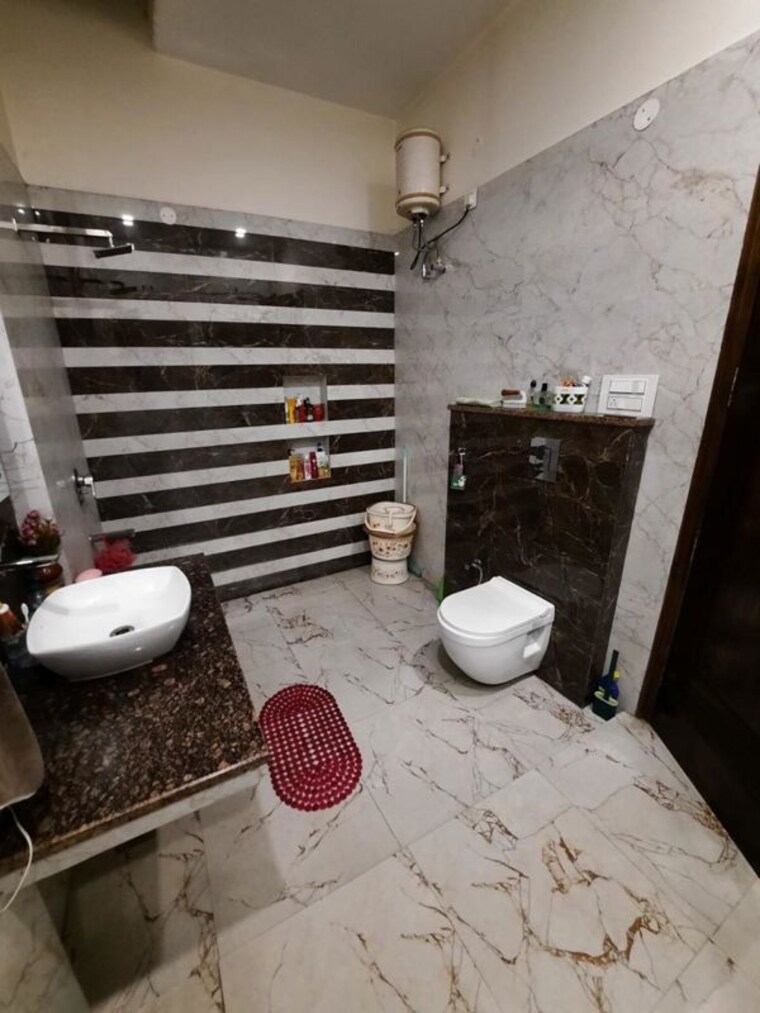 Attached Bathroom, sector 79 5 Bedroom 3200 Sq.Ft. Apartment In Sector 79 Mohali 9014903