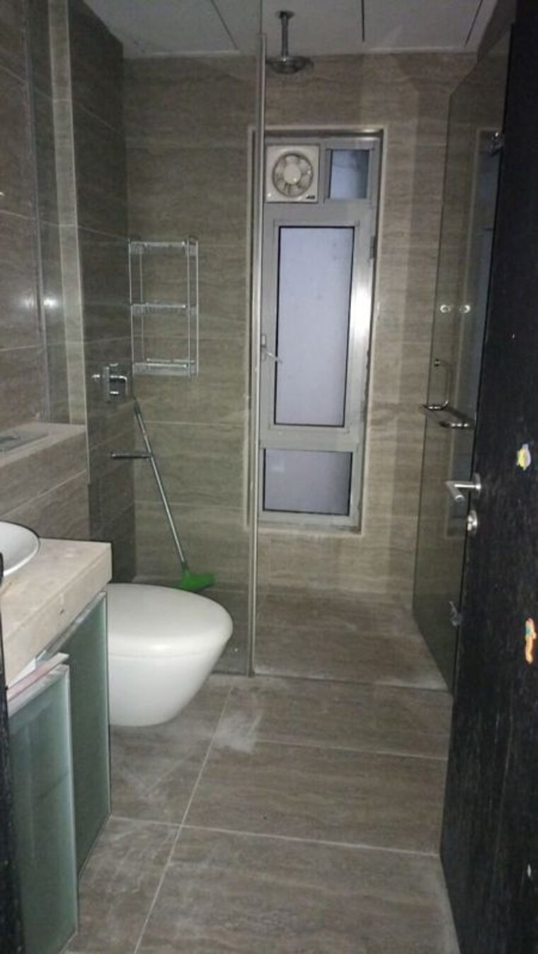 Bathroom, oberoi-realty-esquire 3 Bedroom 1515 Sq.Ft. Apartment In Goregaon East Mumbai 9801838