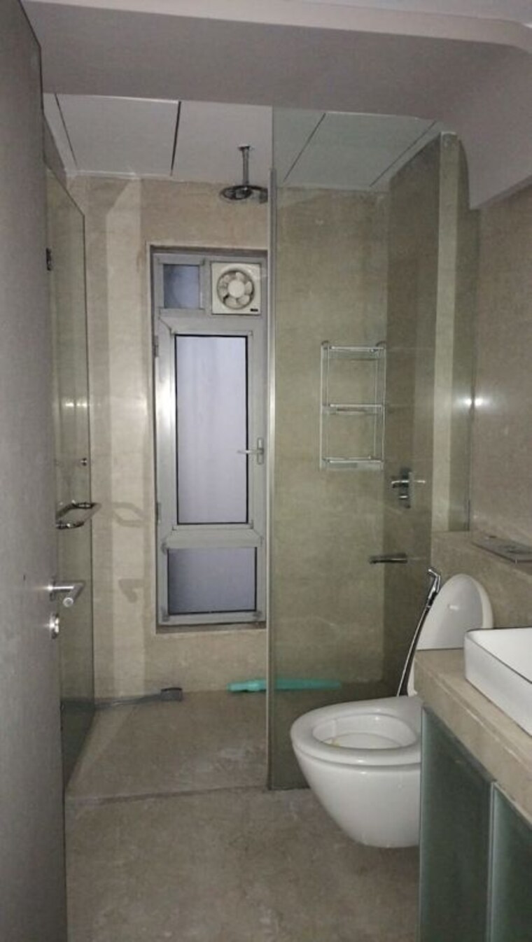 Bathroom, oberoi-realty-esquire 3 Bedroom 1515 Sq.Ft. Apartment In Goregaon East Mumbai 9801838