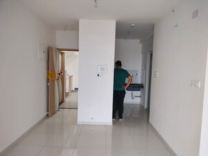 Room in 2 BHK Apartment at Godrej Green Vistas, Mahalunge – for Rent