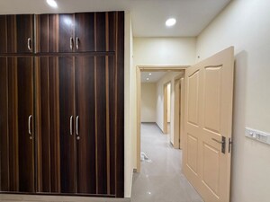 Room in 3 BHK Apartment at Smart World Orchard, Sector 61 – for Rent