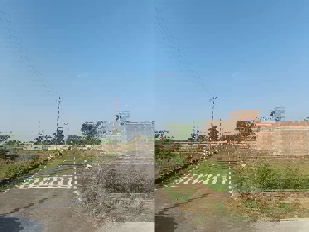 Plot For Sale in Raebareli Road