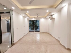 Room in 3 BHK Builder Floor at Ansal Sushant Apartments, Sushant Lok I – for Rent