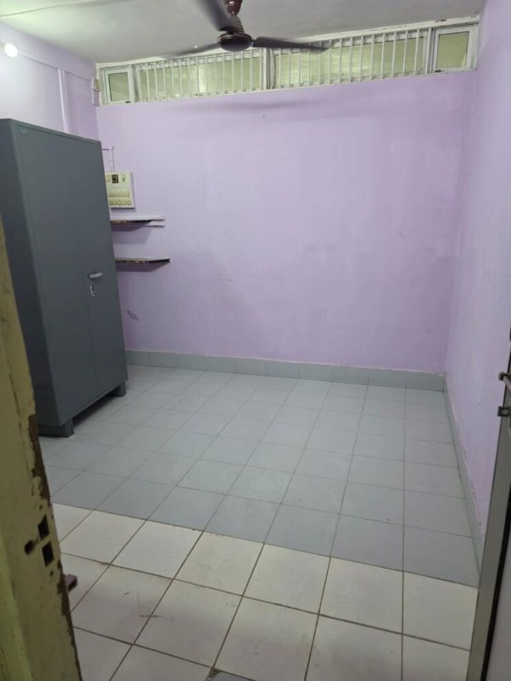 Bathroom, eff-jumbo-darshan-chs 2 Bedroom 850 Sq.Ft. Apartment In Andheri East Mumbai 9801926