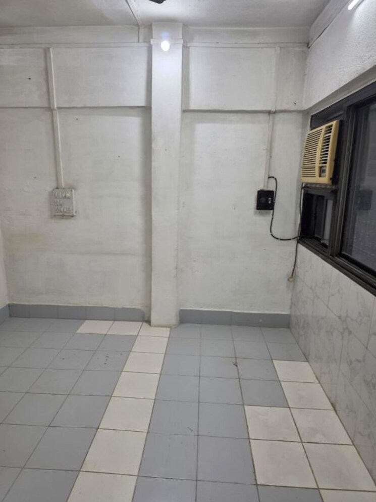 Bathroom, eff-jumbo-darshan-chs 2 Bedroom 850 Sq.Ft. Apartment In Andheri East Mumbai 9801926