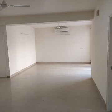 Room in 3 BHK Apartment at Emaar Emerald Floors Premier, Sector 65 – for Rent