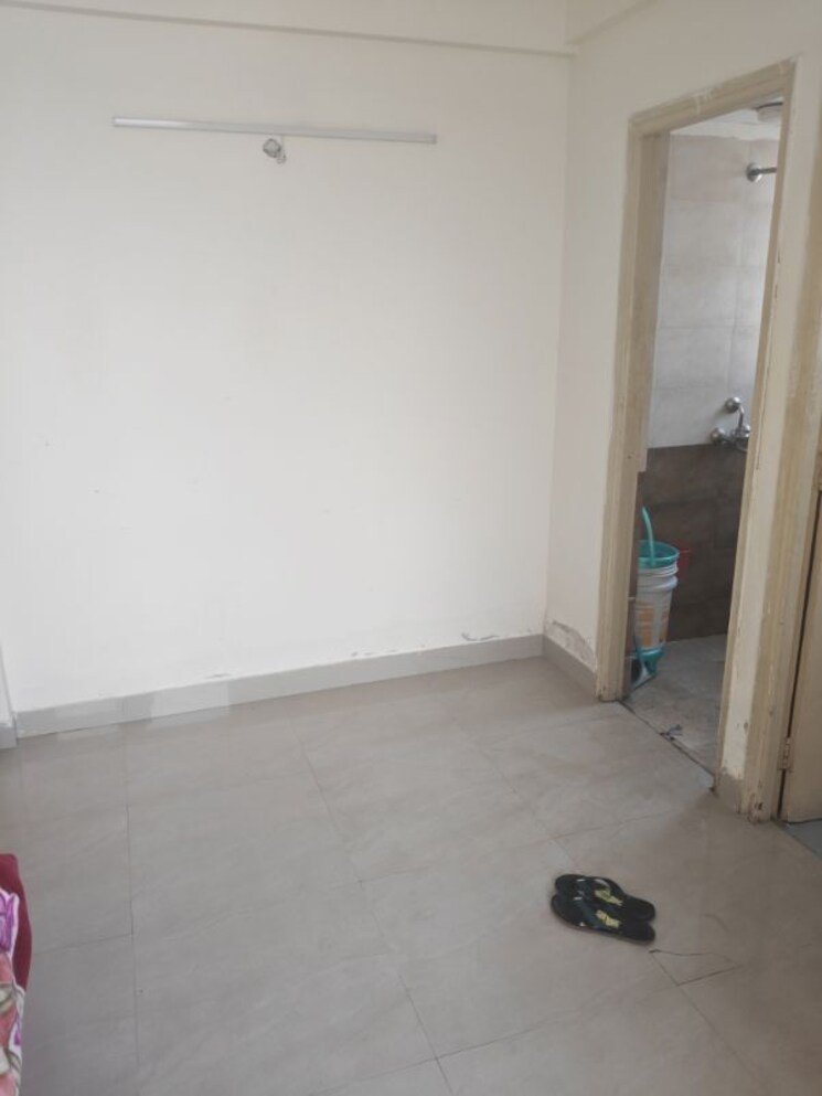 Room, rof-ananda 1 Bedroom 427 Sq.Ft. Apartment In Sector 95 Gurgaon 9801942