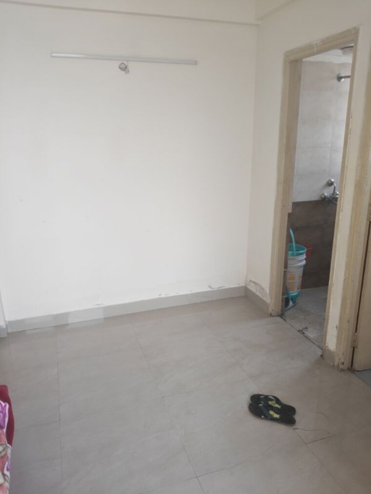 Room, rof-ananda 1 Bedroom 427 Sq.Ft. Apartment In Sector 95 Gurgaon 9801942