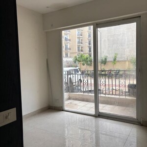 Room in 2 BHK Apartment at Signature Global Prime, Sector 63a – for Rent