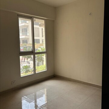 Room in 2 BHK Apartment at Signature Global Prime, Sector 63a – for Rent
