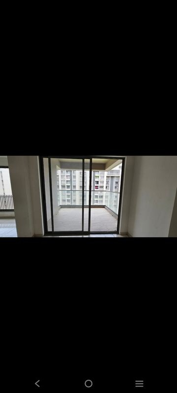 Room in 4 BHK Apartment at Swati Parkside, Shela – for Rent