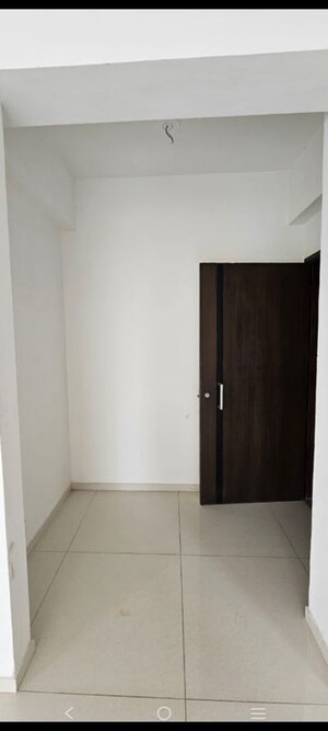 Room in 4 BHK Apartment at Swati Parkside, Shela – for Rent