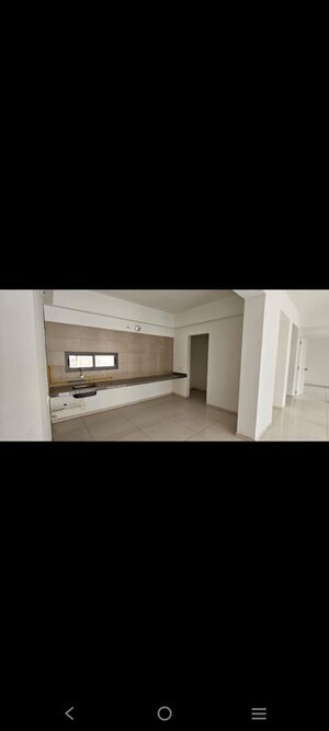 Room in 4 BHK Apartment at Swati Parkside, Shela – for Rent