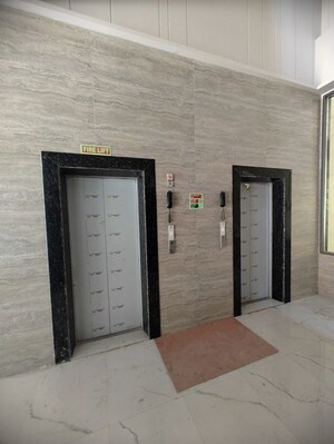 Lift in 3 BHK Apartment at Nakul Raj , Malad West – for Sale