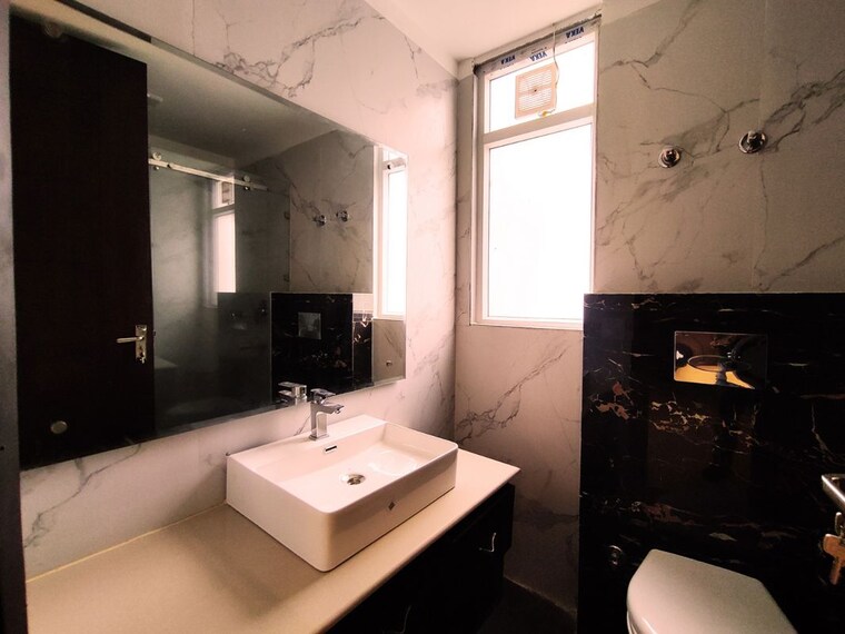 Bathroom, sushant lok i 3 Bedroom 1935 Sq.Ft. Apartment In Sushant Lok I Gurgaon 9801988