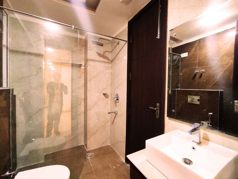 Bathroom, sushant lok i 3 Bedroom 1935 Sq.Ft. Apartment In Sushant Lok I Gurgaon 9801988