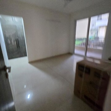 Room in 3.5 BHK Apartment at Maya Green Lotus Utsav, International Airport Road – for Rent