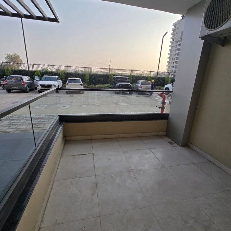 Balcony, maya-green-lotus-utsav 3.5 Bedroom 2525 Sq.Ft. Apartment In International Airport Road Zirakpur 9802009