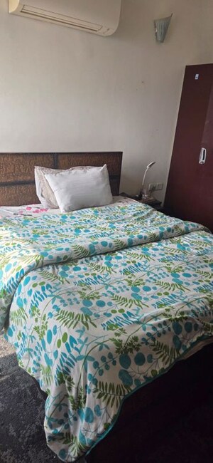 Bedroom in 3 BHK Apartment at Amrapali Silicon City, Sector 76 – for Rent