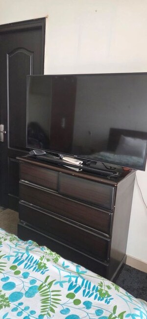 Furnished Amenities in 3 BHK Apartment at Amrapali Silicon City, Sector 76 – for Rent