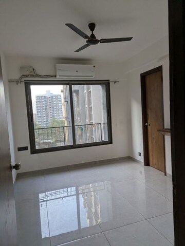 Room in 3 BHK Apartment at Shela – for Rent
