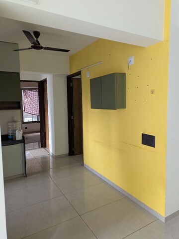 Room in 3 BHK Apartment at Shela – for Rent