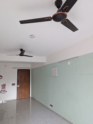 Room in 3 BHK Apartment at Shela – for Rent