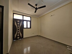 Room in 3 BHK Builder Floor at BPTP District Phase 2, Sector 84 – for Sale