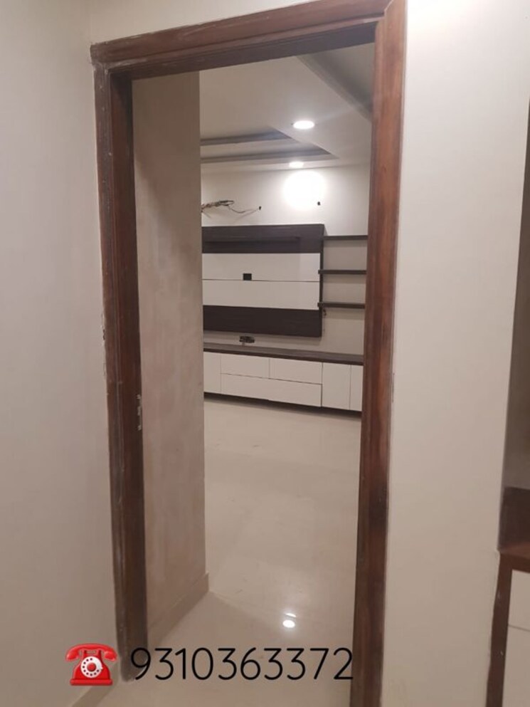 Bathroom, bptp-district-phase-2 3 Bedroom 1850 Sq.Ft. Builder Floor In Sector 84 Faridabad 9802065