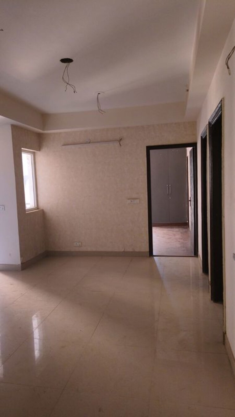 Room, amrapali-crystal-homes 3 Bedroom 1700 Sq.Ft. Apartment In Sector 76 Noida 9802167