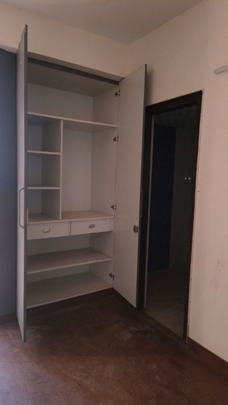 Room, amrapali-crystal-homes 3 Bedroom 1700 Sq.Ft. Apartment In Sector 76 Noida 9802167