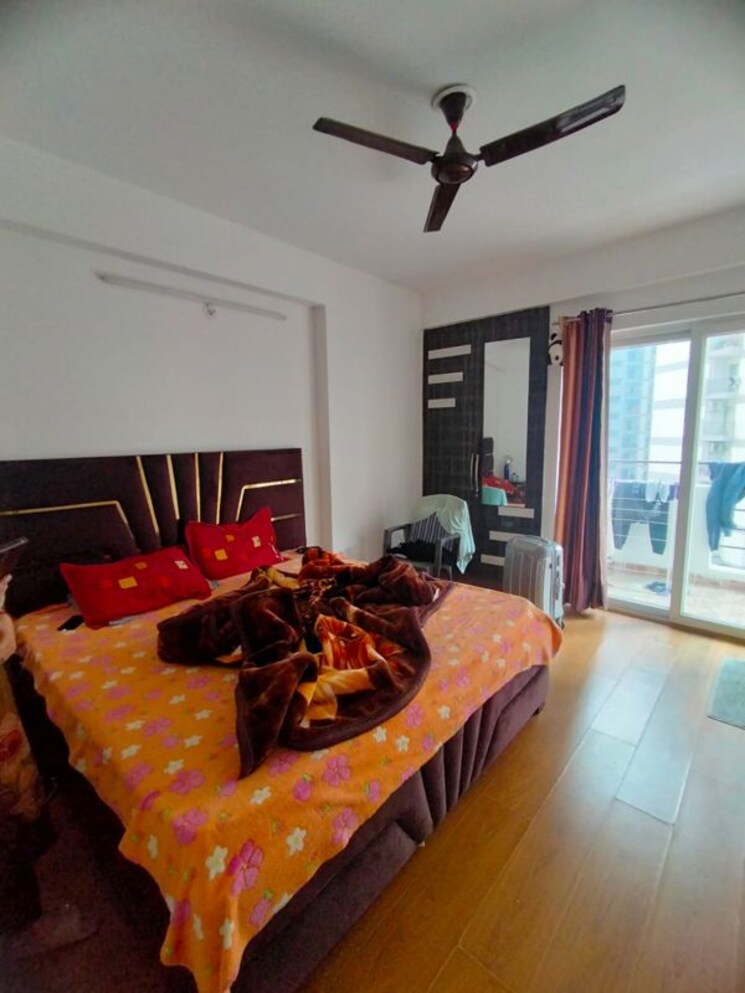 Bedroom, amrapali-crystal-homes 3 Bedroom 1375 Sq.Ft. Apartment In Sector 76 Noida 9802186
