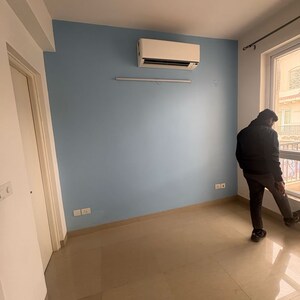 Room in 3.5 BHK Apartment at Emaar Emerald Estate, Medawas – for Rent