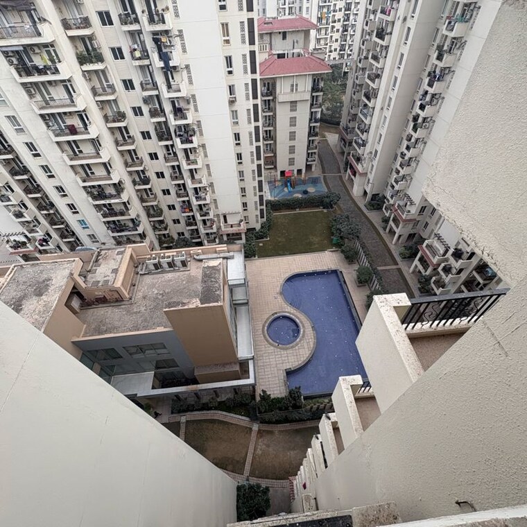 Team Area, emaar-emerald-estate 3.5 Bedroom 1310 Sq.Ft. Apartment In Medawas Gurgaon 9802188