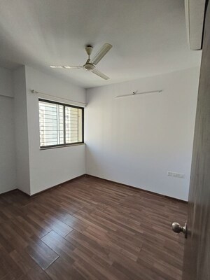 Room in 1 BHK Apartment at Lodha Downtown, Dombivli East – for Rent